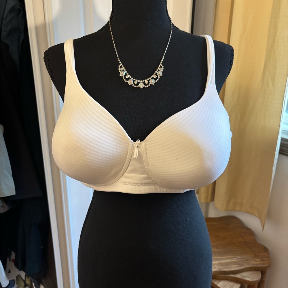 Vanity Fair Cream Underwire Bra